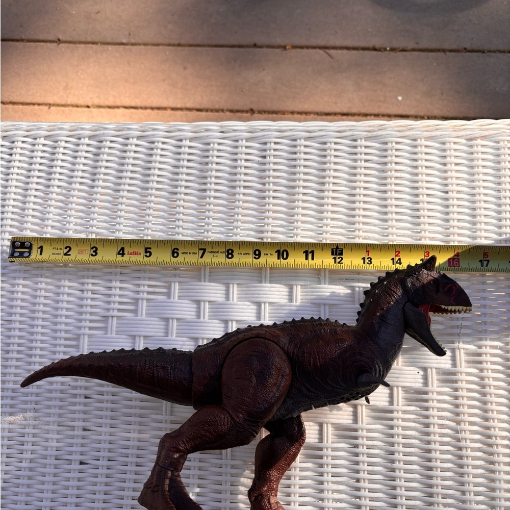Jurassic World Camp Cretaceous Toro Carnotaurus Dinosaur Mattel Action Figure - Picture 9 of 10